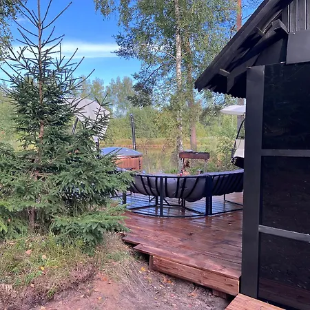 Chalet Black House In The Forest With Hot Tube And Theater For Movies